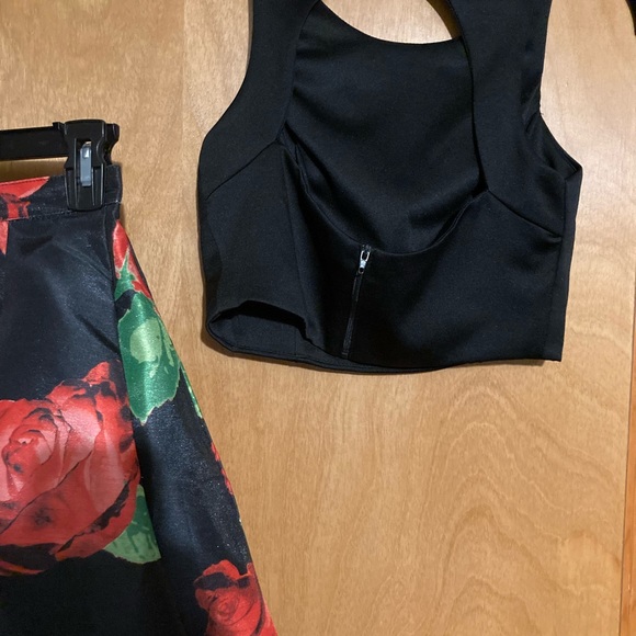 Two Piece Black/Red Floral Formal Dress - Picture 3 of 4